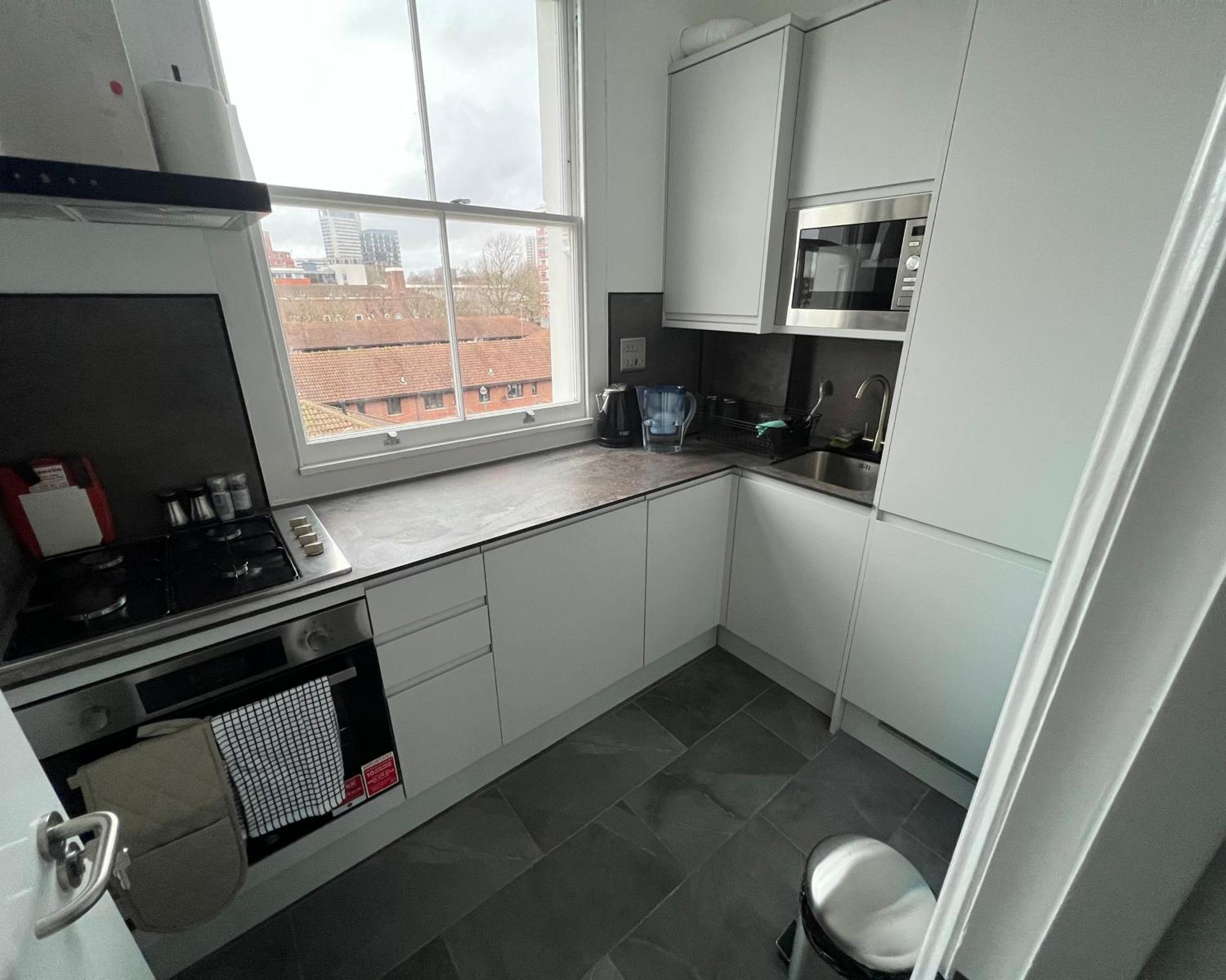 Appartamento 2 Bed In On 3rd Floor - Newly Refurbished - No Lift *